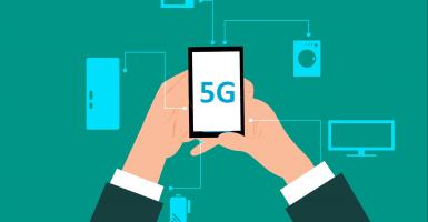 visuel avec un smartphone 5G